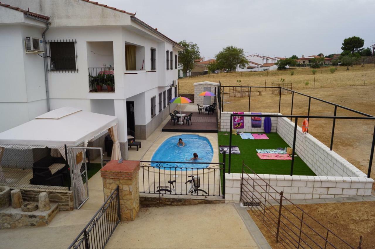 Apartamentos Estrellas De Monfraguee Torrejón el Rubio Exterior foto